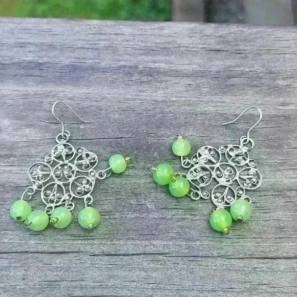 Vintage silver tone green gemstone beads earrings - Picture 7 of 16